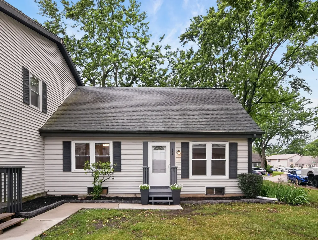 228 Dakota Court Bolingbrook IL 60440