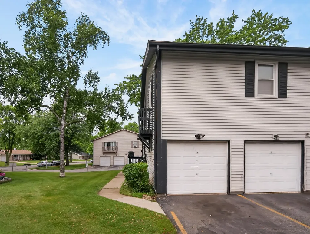 228 Dakota Court Bolingbrook IL 60440