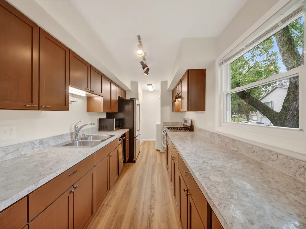 228 Dakota Court Bolingbrook IL 60440