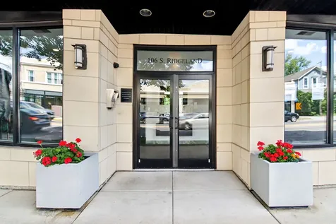 106 South Ridgeland Avenue Oak Park IL 60302