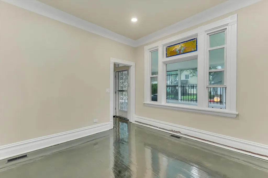 8852 South Wallace Street Chicago IL 60620