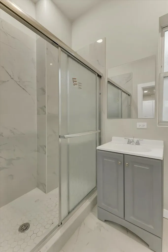 8852 South Wallace Street Chicago IL 60620