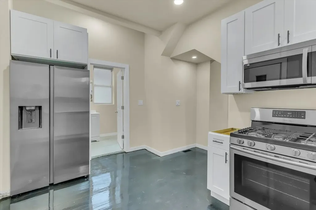 8852 South Wallace Street Chicago IL 60620