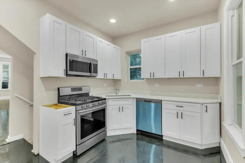 8852 South Wallace Street Chicago IL 60620