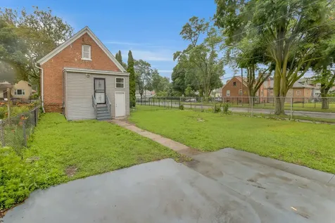 8852 South Wallace Street Chicago IL 60620