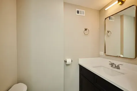 7074 North Ridge Boulevard Chicago IL 60645