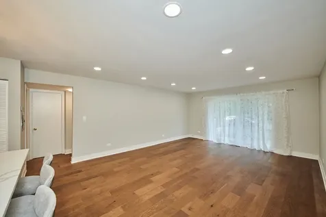 7074 North Ridge Boulevard Chicago IL 60645