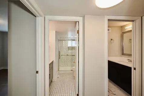 7074 North Ridge Boulevard Chicago IL 60645