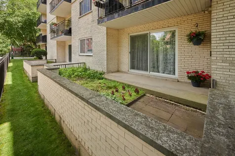 7074 North Ridge Boulevard Chicago IL 60645