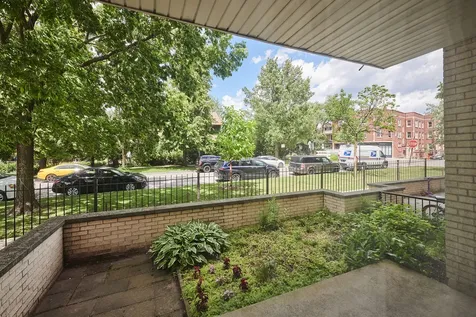 7074 North Ridge Boulevard Chicago IL 60645
