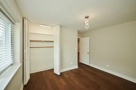 7074 North Ridge Boulevard Chicago IL 60645