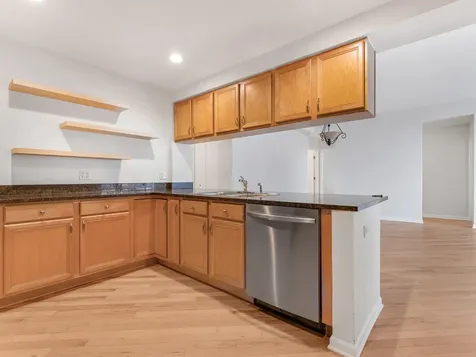 2307 West Wolfram Street Chicago IL 60618