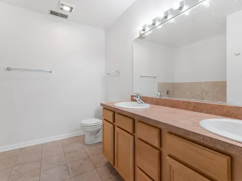 2307 West Wolfram Street Chicago IL 60618
