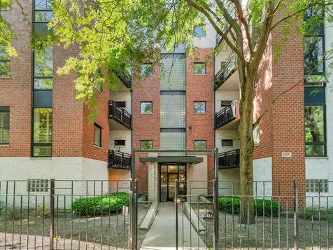 2307 West Wolfram Street Chicago IL 60618