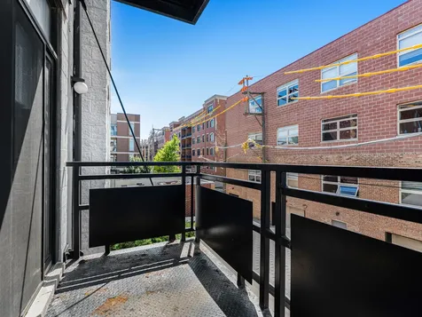2307 West Wolfram Street Chicago IL 60618