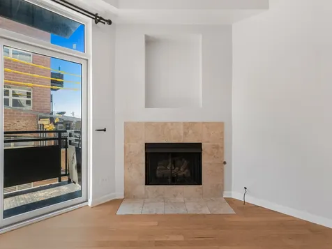 2307 West Wolfram Street Chicago IL 60618