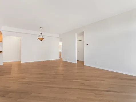 2307 West Wolfram Street Chicago IL 60618