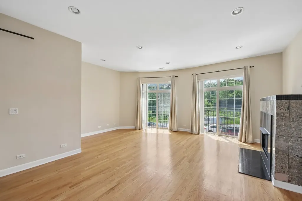 6425 West Touhy Avenue Chicago IL 60646