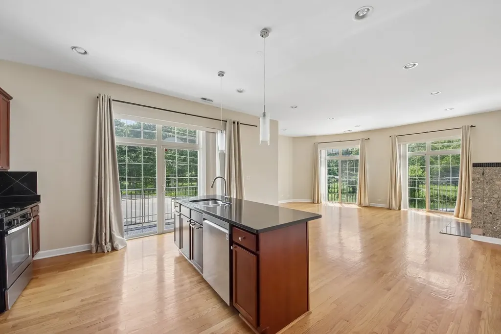 6425 West Touhy Avenue Chicago IL 60646