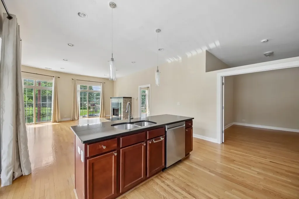 6425 West Touhy Avenue Chicago IL 60646