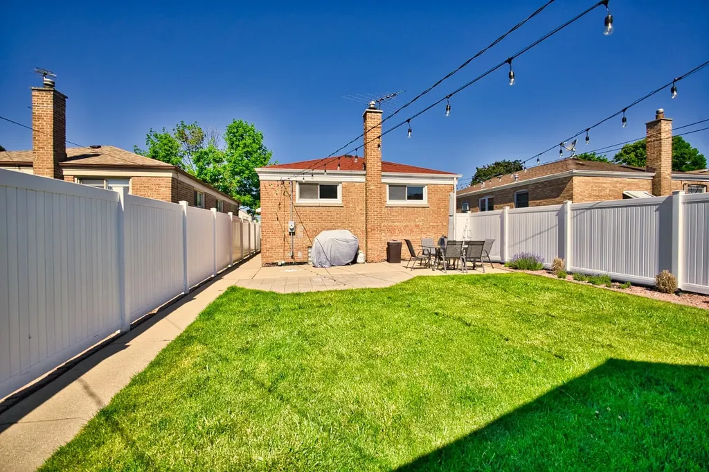 5841 South Newcastle Avenue Chicago IL 60638