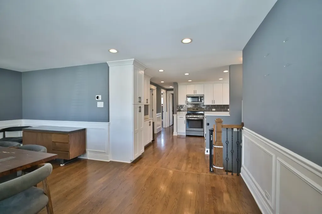 5841 South Newcastle Avenue Chicago IL 60638