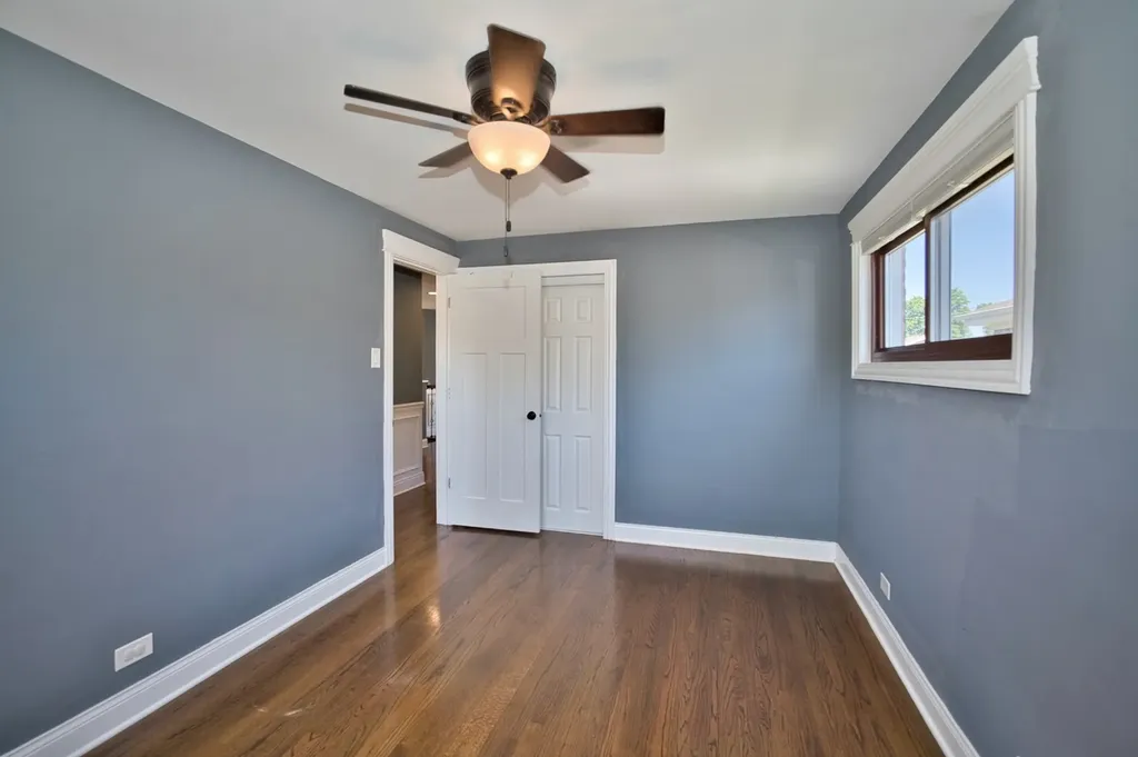 5841 South Newcastle Avenue Chicago IL 60638