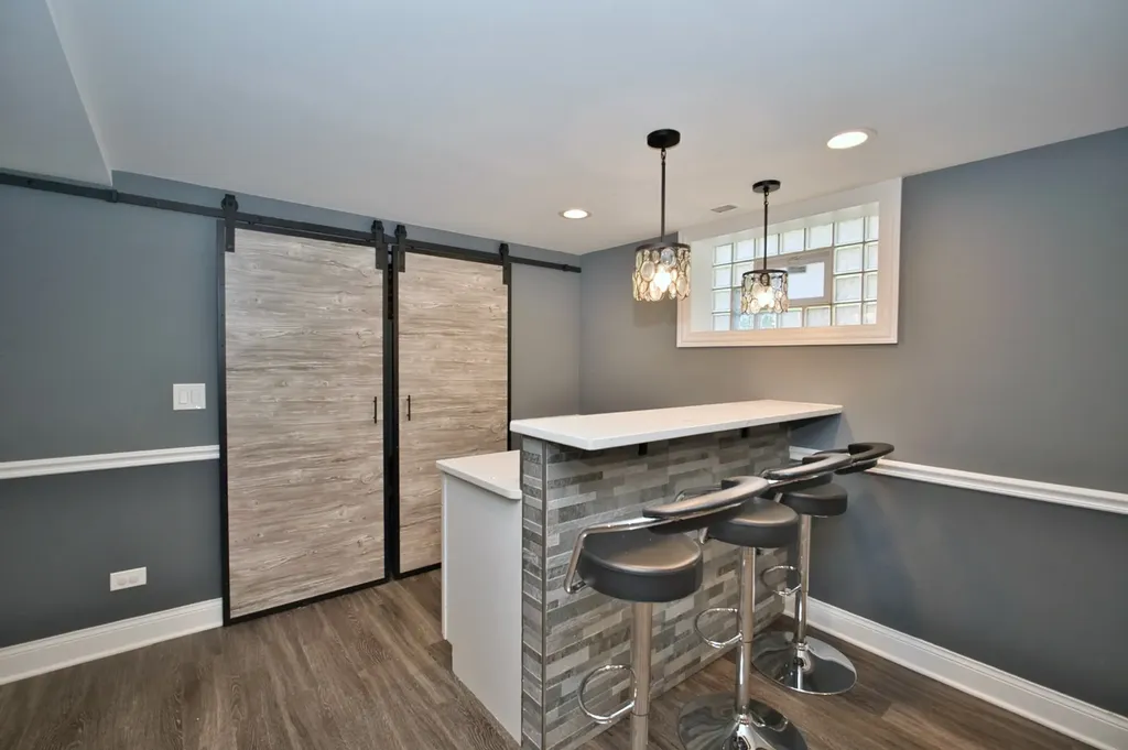 5841 South Newcastle Avenue Chicago IL 60638