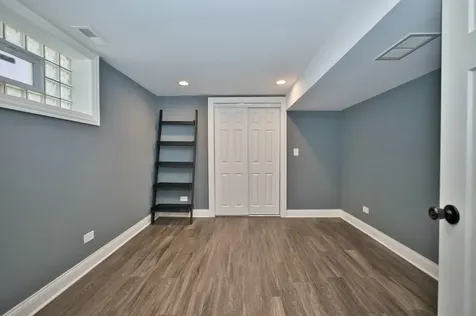 5841 South Newcastle Avenue Chicago IL 60638