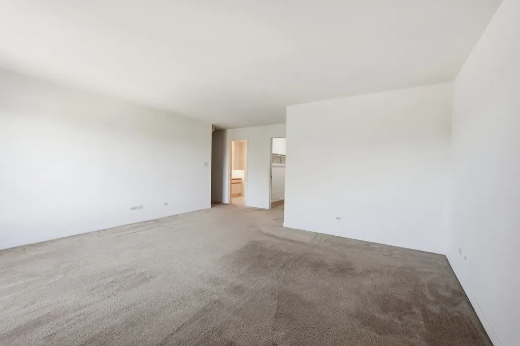 501 Lake Hinsdale Drive Willowbrook IL 60527