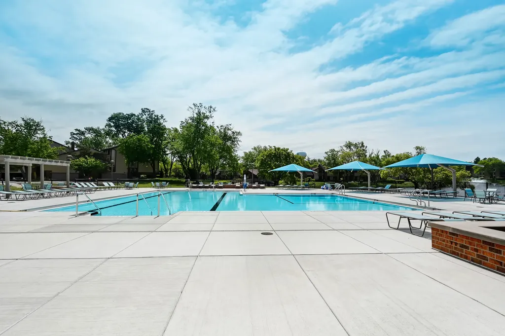 501 Lake Hinsdale Drive Willowbrook IL 60527