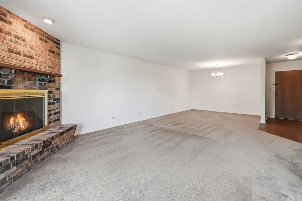 501 Lake Hinsdale Drive Willowbrook IL 60527