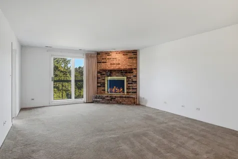 501 Lake Hinsdale Drive Willowbrook IL 60527