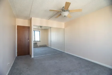 9128 West Terrace Drive Niles IL 60714