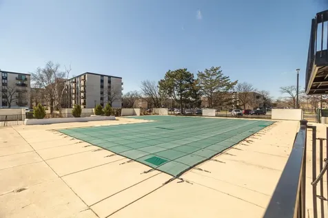9128 West Terrace Drive Niles IL 60714
