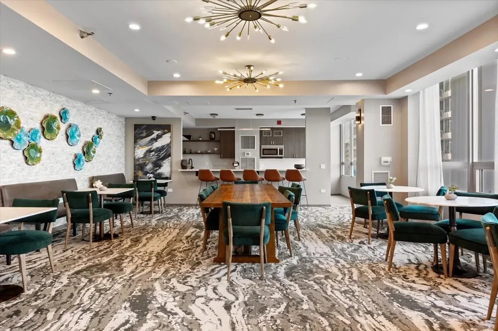 701 South Wells Street Chicago IL 60607