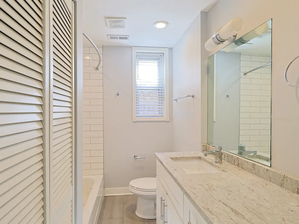 2127 North Winchester Avenue Chicago IL 60614