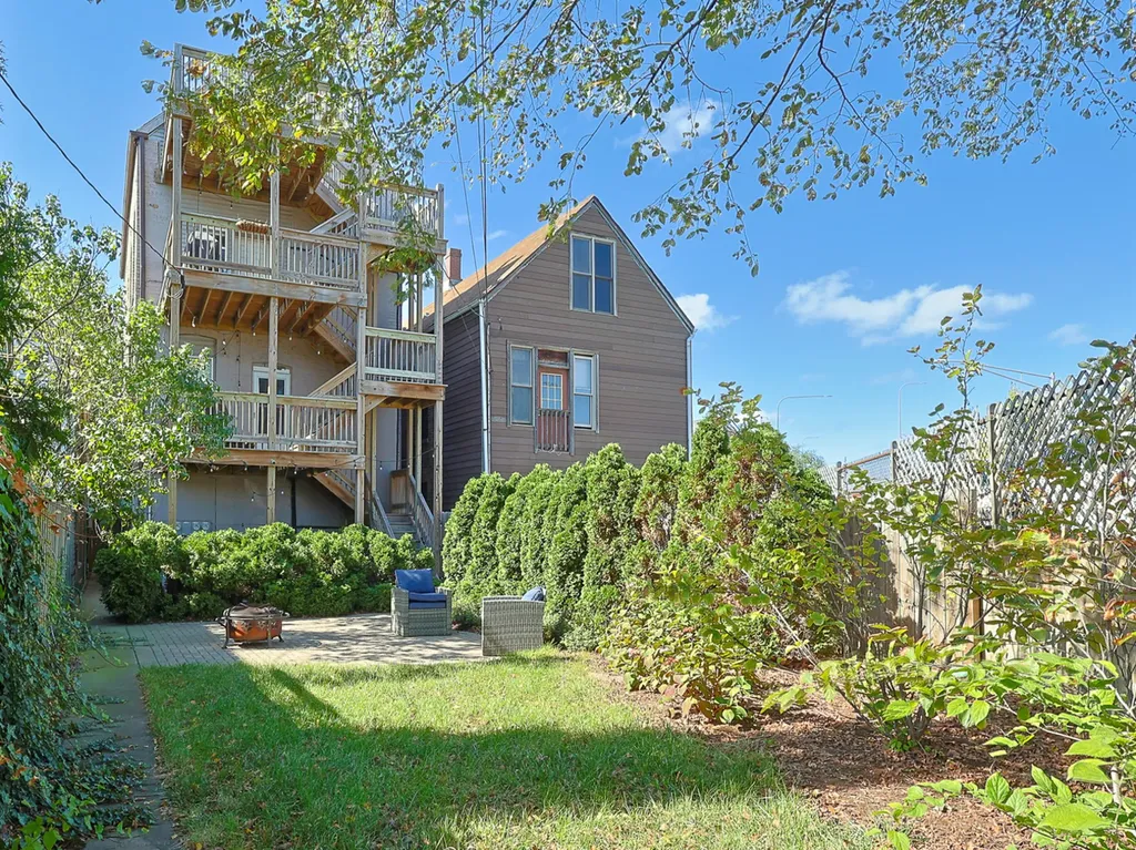 2127 North Winchester Avenue Chicago IL 60614