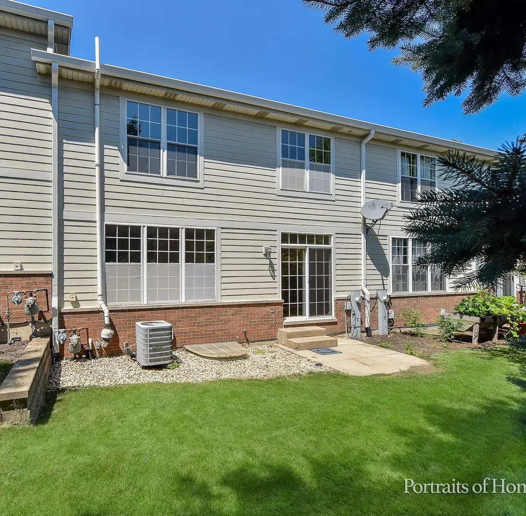 8426 Dawn Lane Darien IL 60561