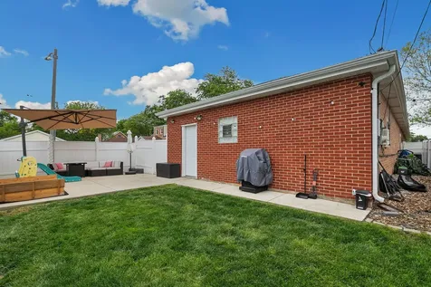 8900 South Utica Avenue Evergreen Park IL 60805