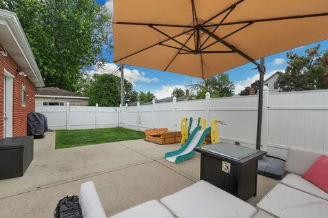 8900 South Utica Avenue Evergreen Park IL 60805