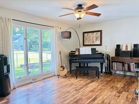 221 Rowe Drive Bloomington IL 61701