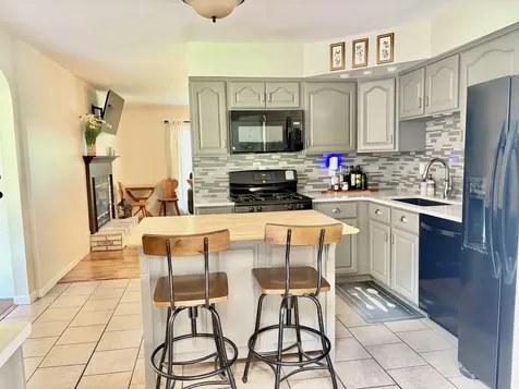 221 Rowe Drive Bloomington IL 61701