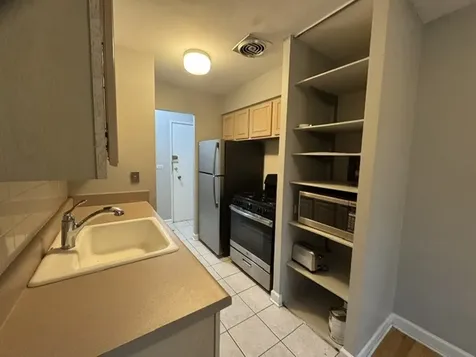 2629 North Hampden Court Chicago IL 60614