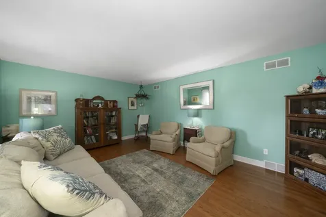 1691 Hilda Drive Lake Holiday IL 60548