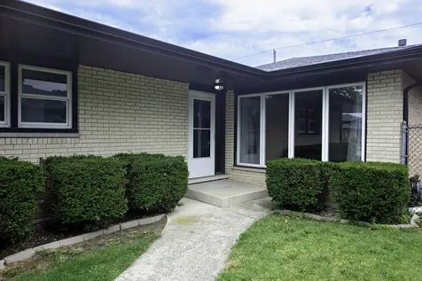 5220 138TH Street Crestwood IL 60418
