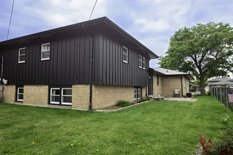 5220 138TH Street Crestwood IL 60418
