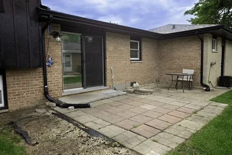 5220 138TH Street Crestwood IL 60418