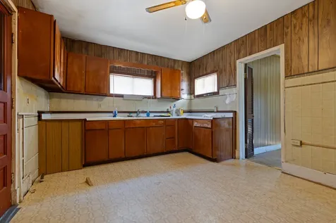 1114 Corbin Street Rockford IL 61102