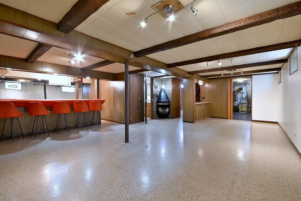 7728 West Gregory Street Chicago IL 60656
